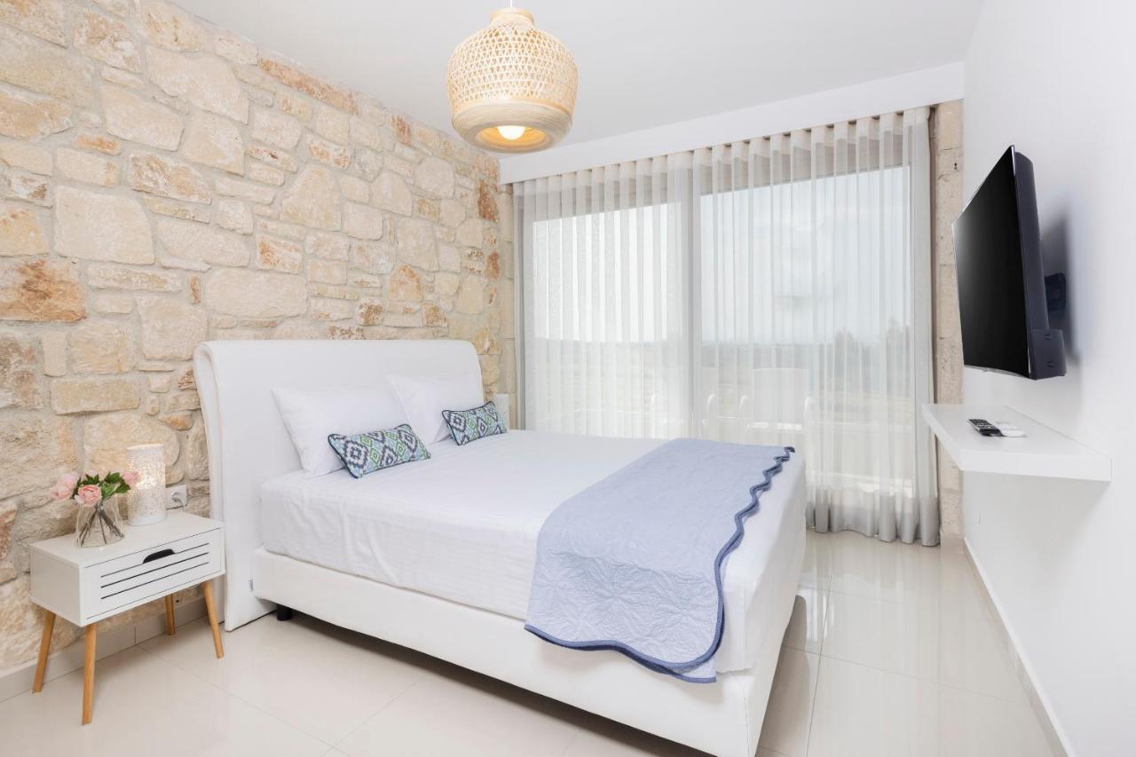 Anna Mare Luxury Apartments Afytos Bagian luar foto