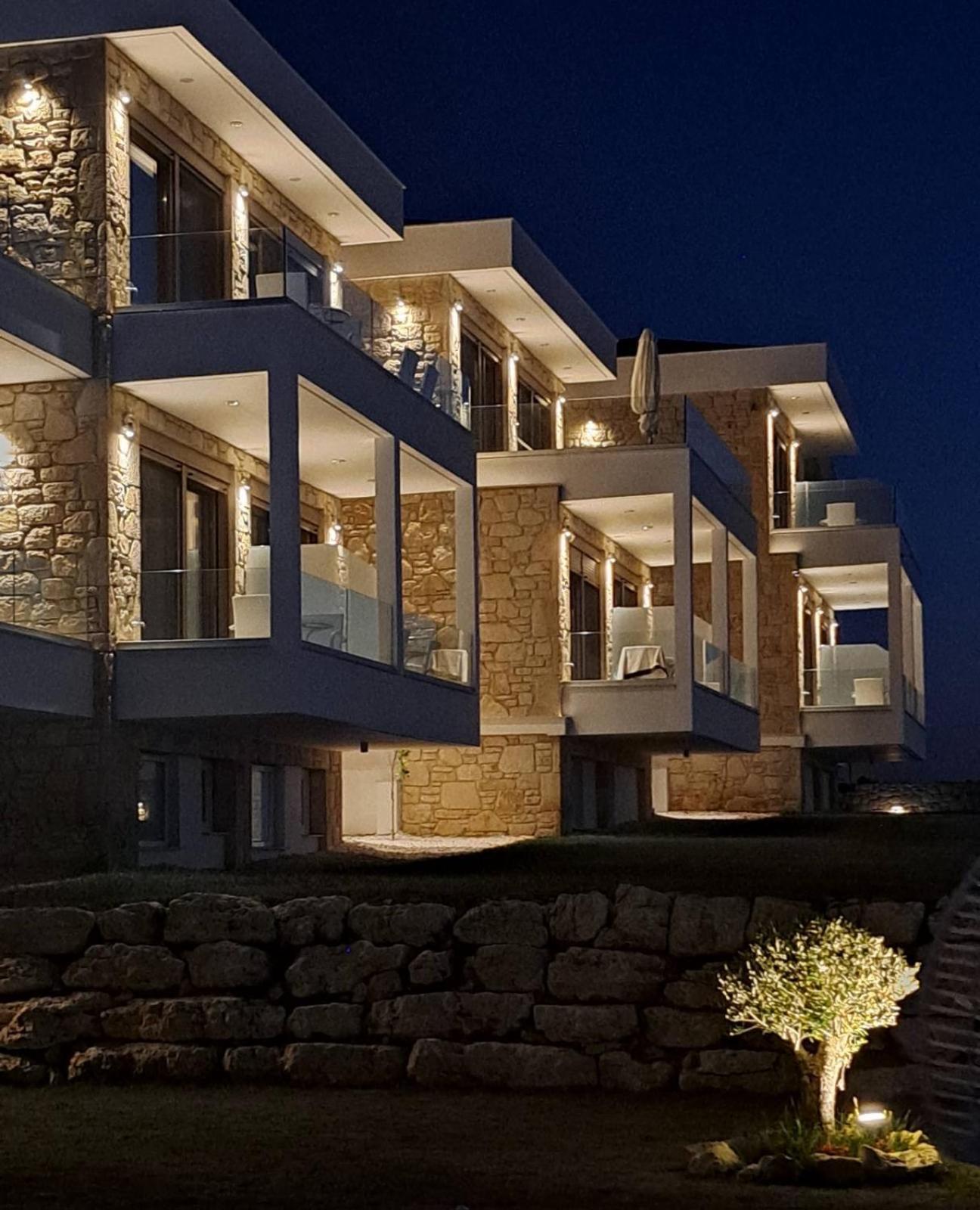 Anna Mare Luxury Apartments Afytos Bagian luar foto